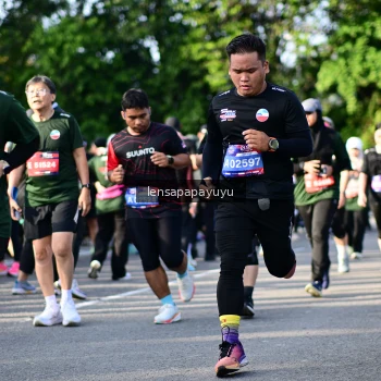 Runner Photo 4142620