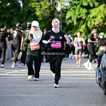 Runner Photo 4142630