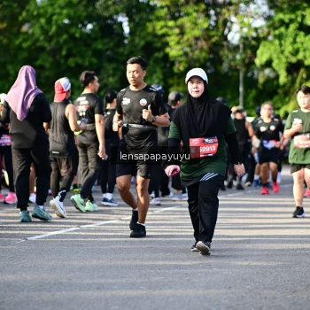 Runner Photo 4142637