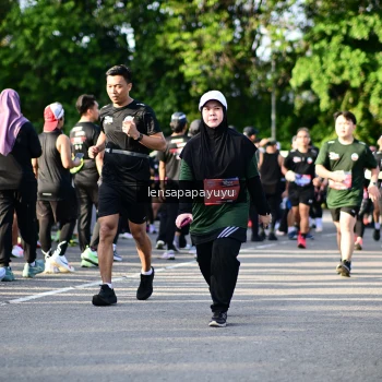 Runner Photo 4142639