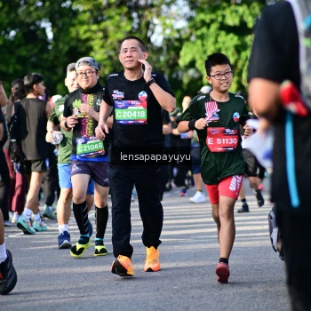 Runner Photo 4142657