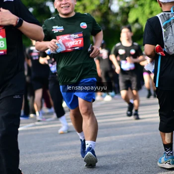 Runner Photo 4142660