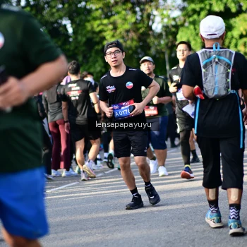Runner Photo 4142665
