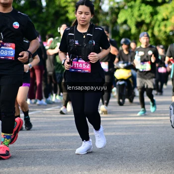 Runner Photo 4142680