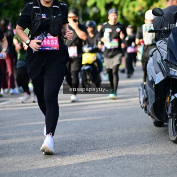 Runner Photo 4142683