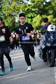 Runner Photo 4142692