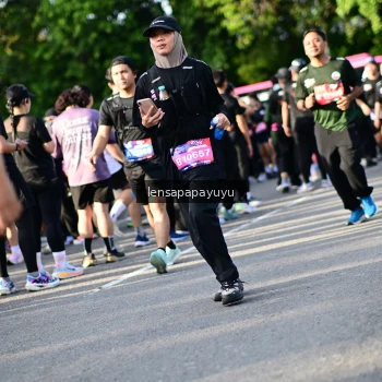 Runner Photo 4142695