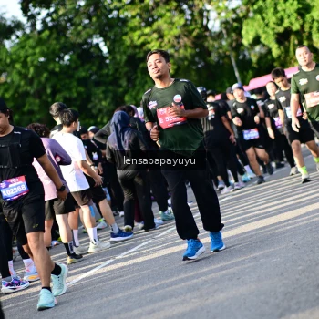 Runner Photo 4142700