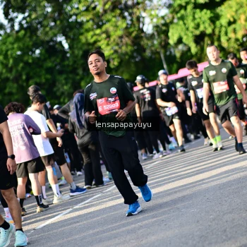 Runner Photo 4142702