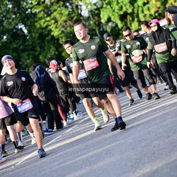 Runner Photo 4142704