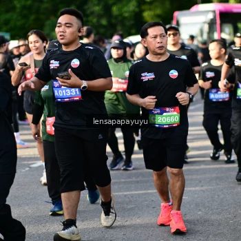Runner Photo 4142715