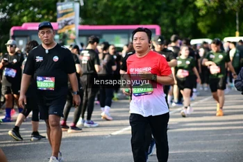 Runner Photo 4142726