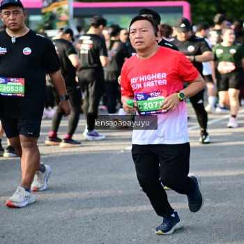 Runner Photo 4142730