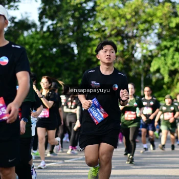 Runner Photo 4142849