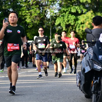 Runner Photo 4142856