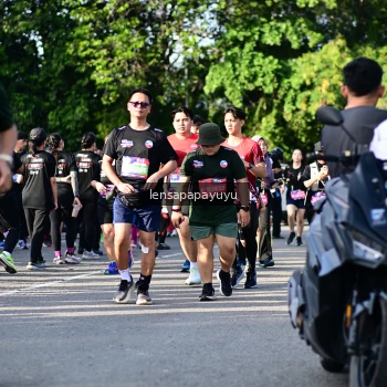 Runner Photo 4142857