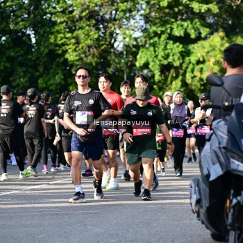 Runner Photo 4142859