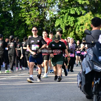 Runner Photo 4142865