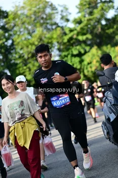 Runner Photo 4142905