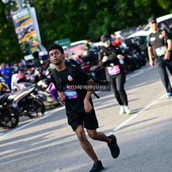Runner Photo 4143049