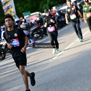 Runner Photo 4143050