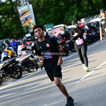 Runner Photo 4143051