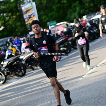 Runner Photo 4143052