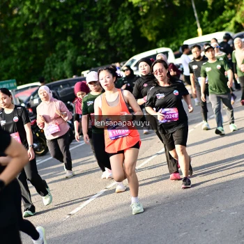 Runner Photo 4143060