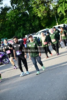 Runner Photo 4143069