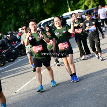 Runner Photo 4143105