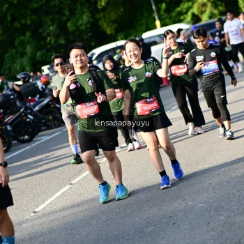 Runner Photo 4143106