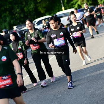Runner Photo 4143110