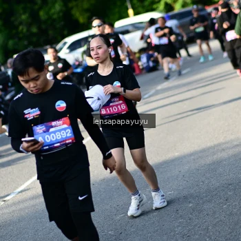 Runner Photo 4143112