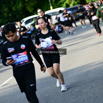 Runner Photo 4143113