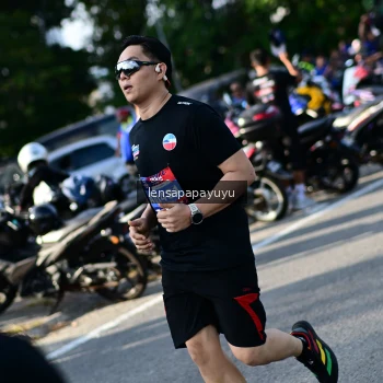 Runner Photo 4143117