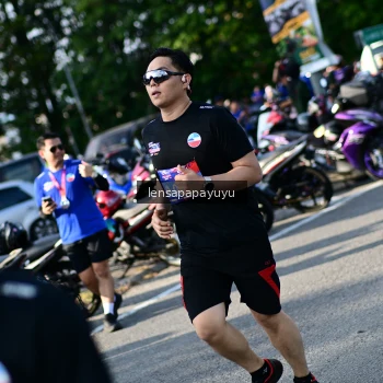 Runner Photo 4143118