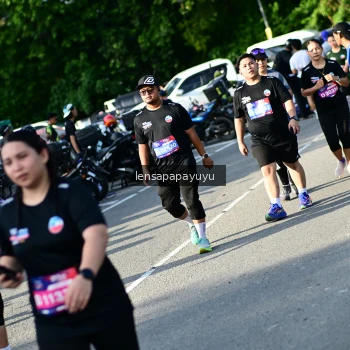 Runner Photo 4143135
