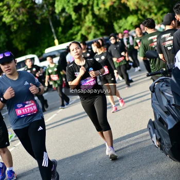 Runner Photo 4143149