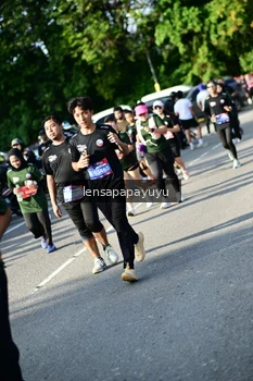 Runner Photo 4143175