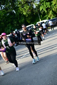 Runner Photo 4143180