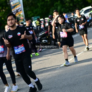 Runner Photo 4143274