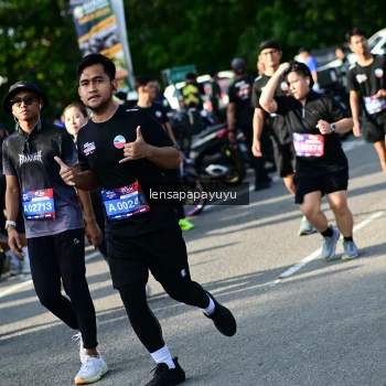 Runner Photo 4143275