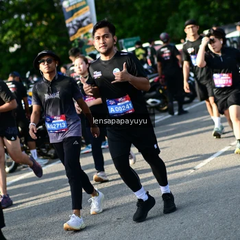 Runner Photo 4143276
