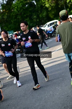 Runner Photo 4143297