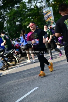 Runner Photo 4143298