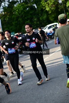 Runner Photo 4143299