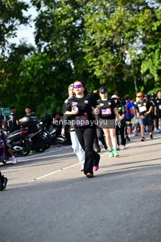 Runner Photo 4143304