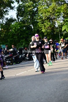 Runner Photo 4143306