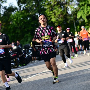 Runner Photo 4143318