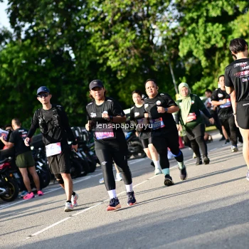 Runner Photo 4143360